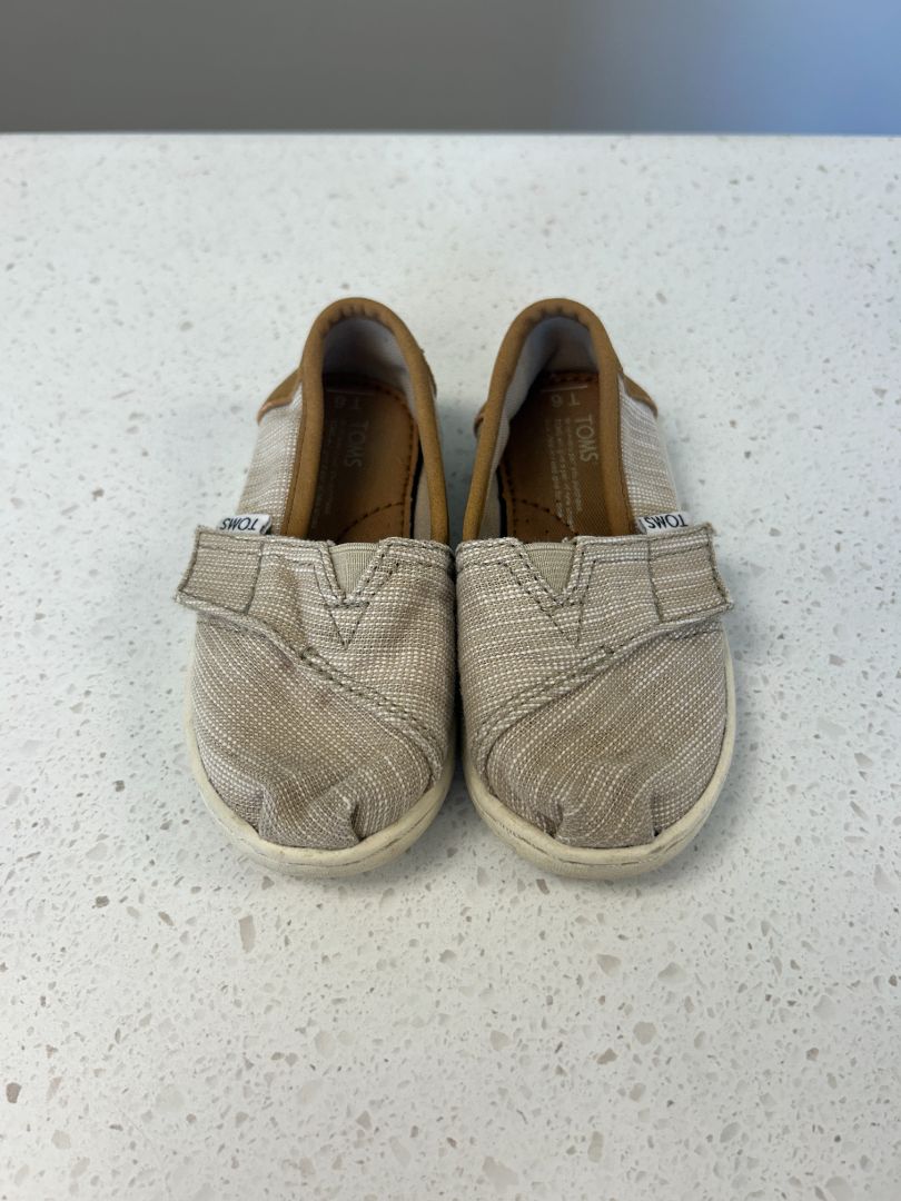 Beige Toms Shoes, 6