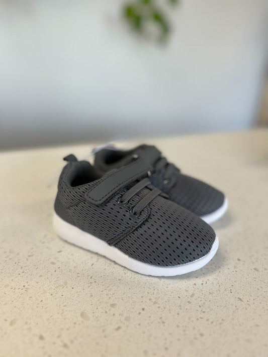 NWT Grey Hiitave Shoes, C6